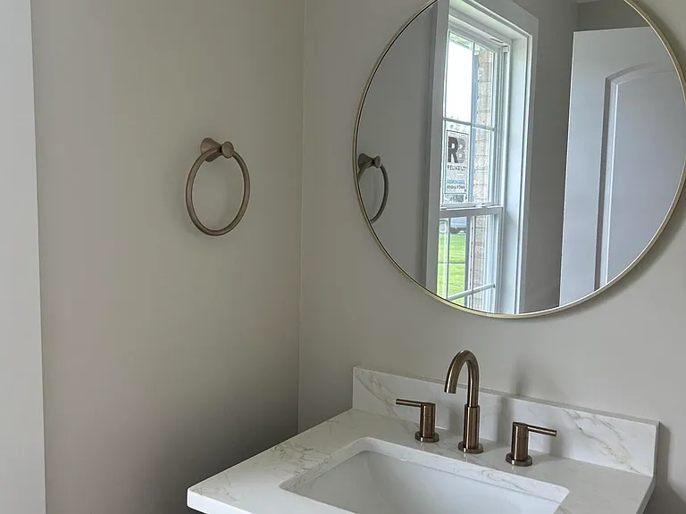 909 E Irvine St — Photo 18