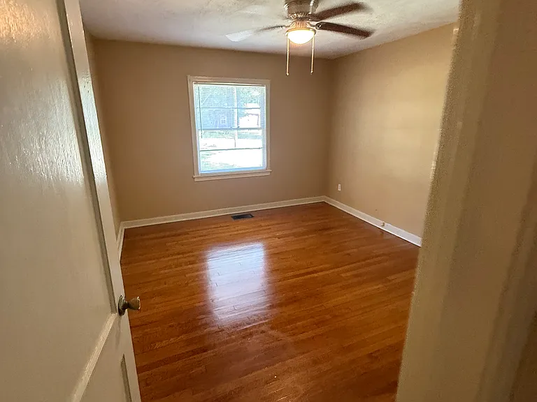 739 Alvaredo St — Photo 11