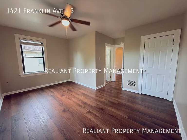 1421 Franklin Ave #3 — Photo 9