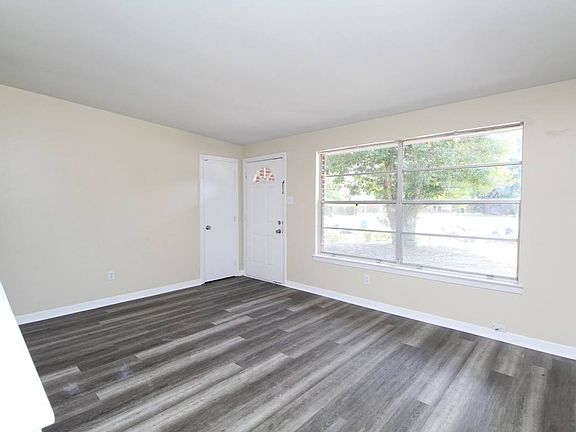 2nd image of 2110 Curry Cir