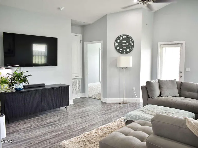 806 Cason Dr — Photo 18