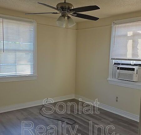 3rd image of 8025 Pompano St