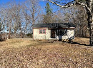 8431 Reid Farm Rd, Walnut Cove, NC 27052