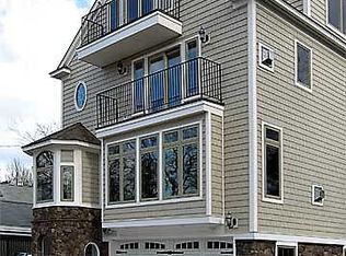 65 Bartlett Bay Rd, S Burlington, VT 05403