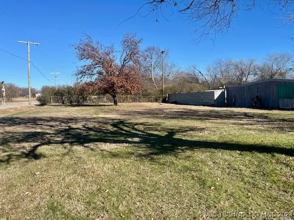 2805 E 41st Pl N, Tulsa, OK 74110