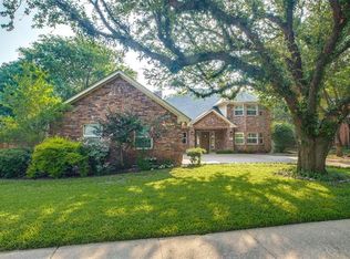 901 Hills Creek Dr, McKinney, TX 75072