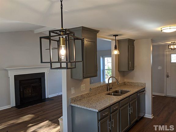 2nd image of 108 Dark Oak Dr