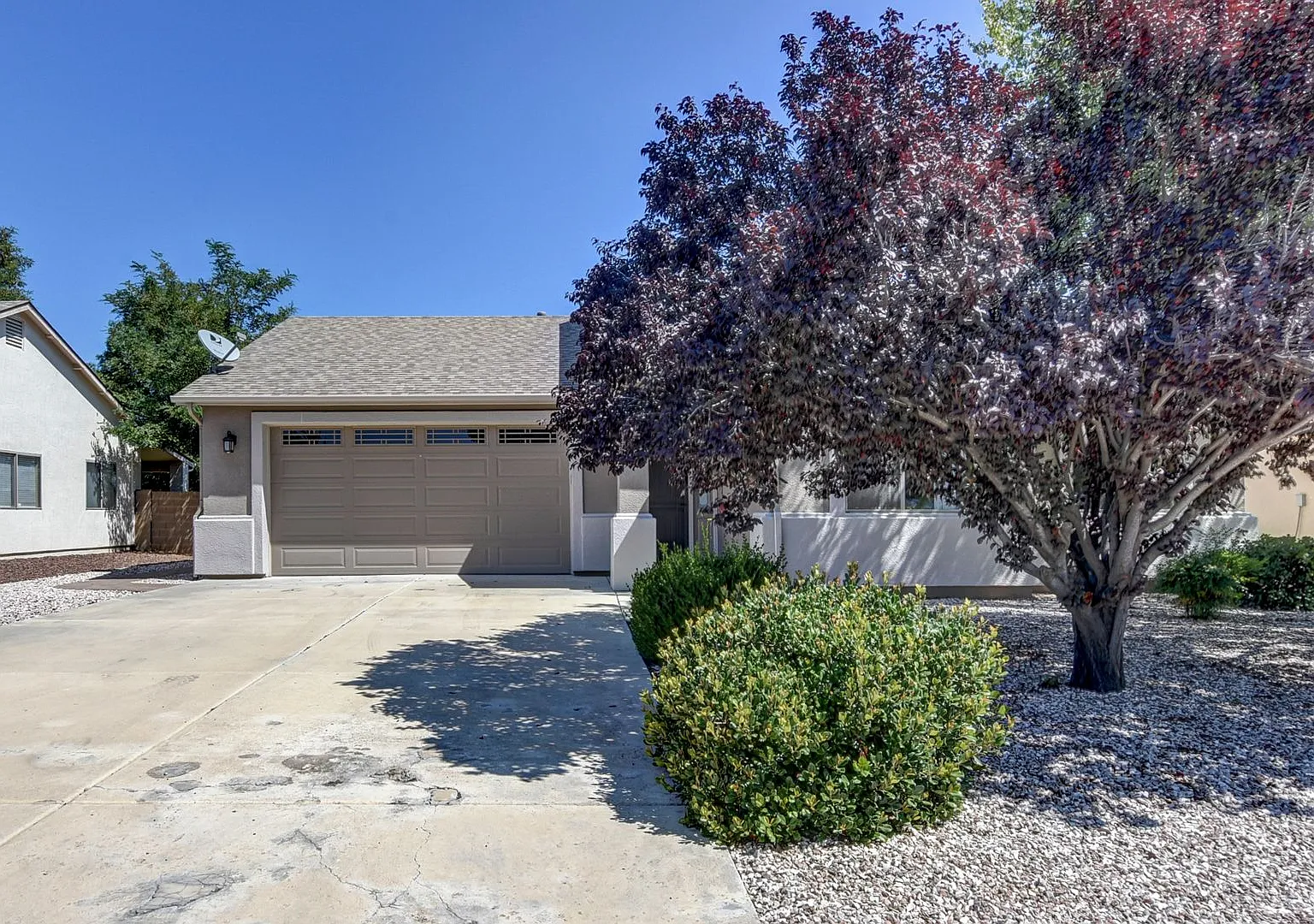 Spacious 3 Bedroom, 2 Bath in Granville! — Photo 3
