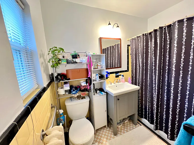 605 N Irving St #22 — Photo 13