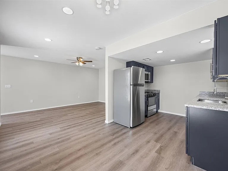 2615 Ektom Dr #B — Photo 8