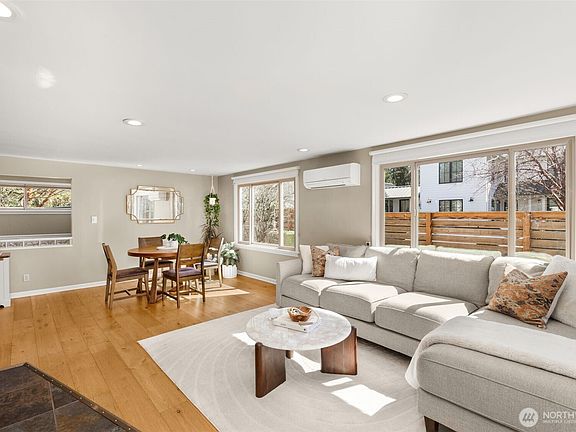 4th image of 9102 12th Avenue NE