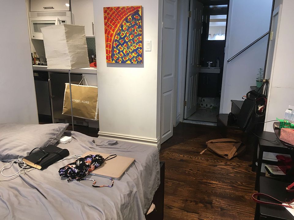1st image of 102 Greenwich Ave APT 4