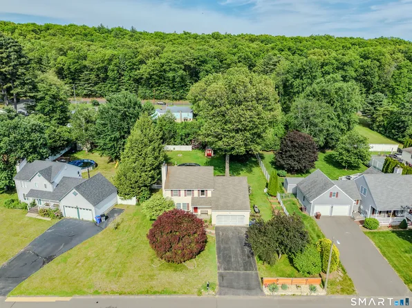 7 Pinecrest Road, Enfield, CT 06082