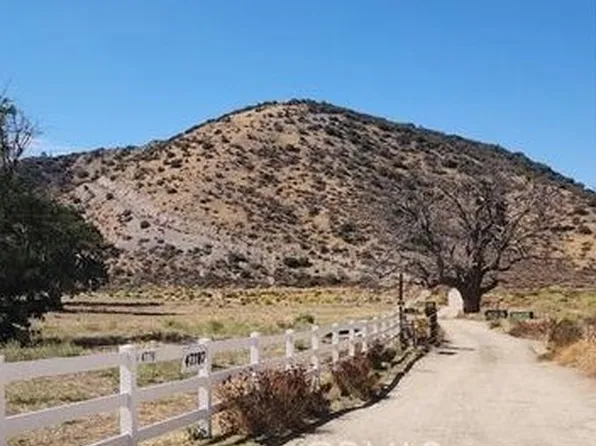 999 Vac Vic Three Points Road Avenue Flt #9, Lake Hughes, CA 93532