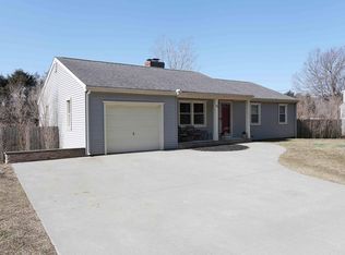 33 Gammons Rd, Acushnet, MA 02743