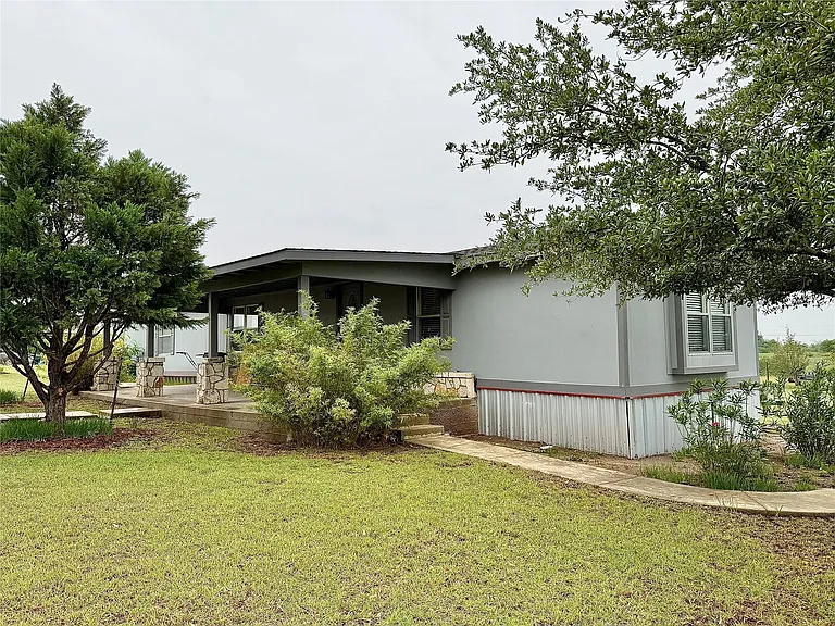 3075 FM 2001 — Photo 26