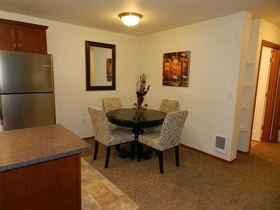 3rd image of 1421 Evergreen Park Dr SW Unit 304