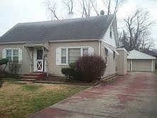 1st image of 213 E Armitage Ave