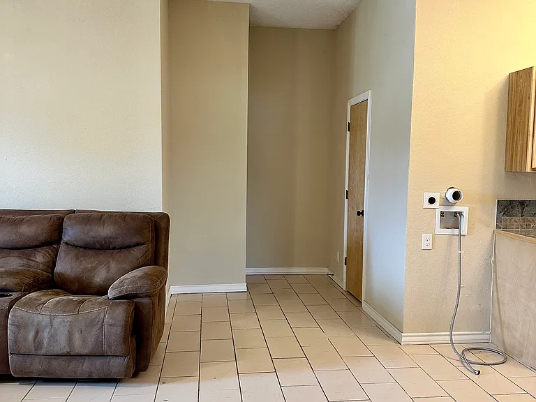 220 W Lipan Dr #11 — Photo 8