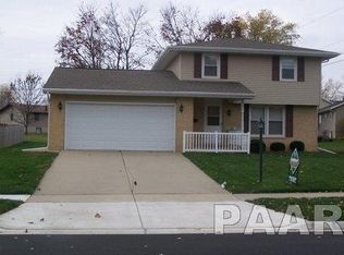 706 Devonshire Rd, Washington, IL 61571