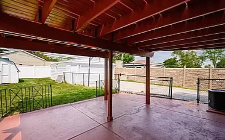 1108 N Taft Ave — Photo 24