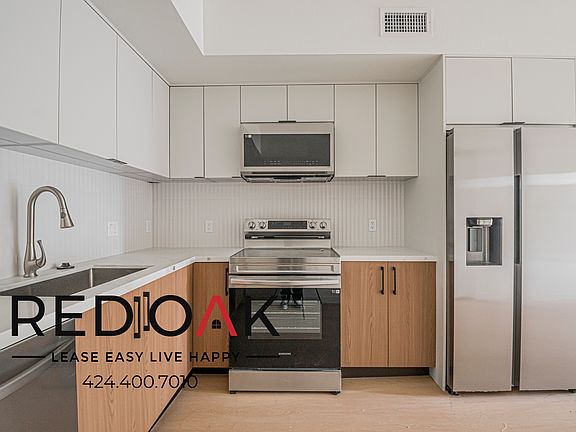 5th image of 856 S Gramercy Dr #104