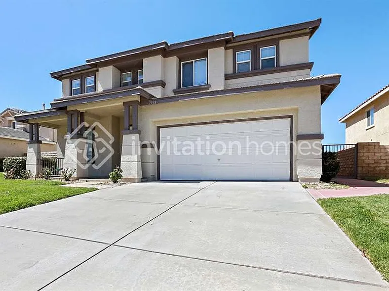 2533 Carolyn Dr — Photo 1