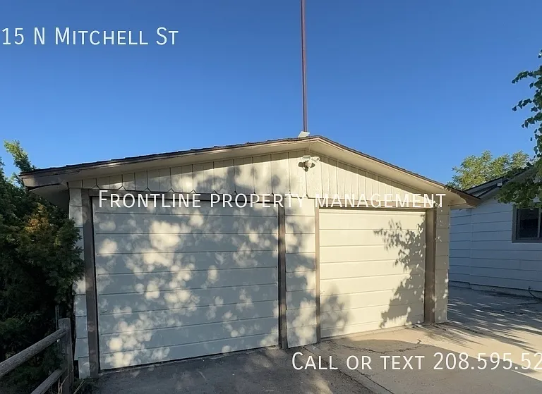 1115 N Mitchell St — Photo 2
