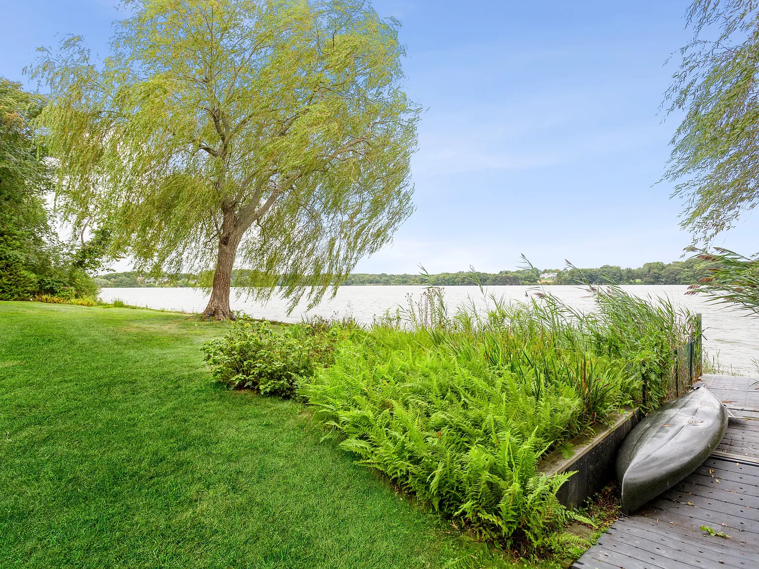 Mill Pond Estate Waterfront — Photo 4
