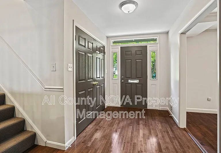 6428 Earlham Dr — Photo 5