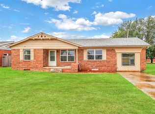 127 Elaine Dr, Cordell, OK 73632