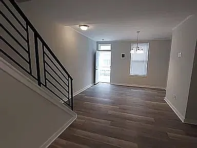 3 bed, 1.5 bath, 1046 sqft, $1,250 — Photo 3