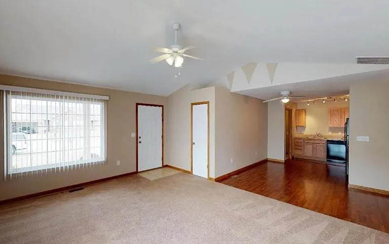 403 Jillian Dr — Photo 3