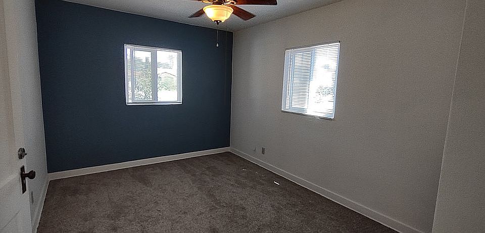 1st image of 413 Stanford Dr SE