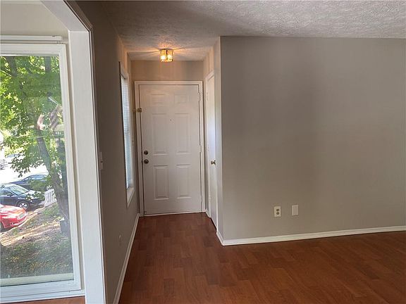 3rd image of 1607 Augusta Dr