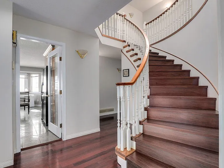 2657 Sandstone Cres #UPPER FLOOR — Photo 17