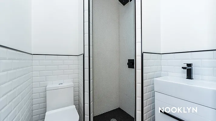 Rented by Nooklyn NYC LLC | media 44