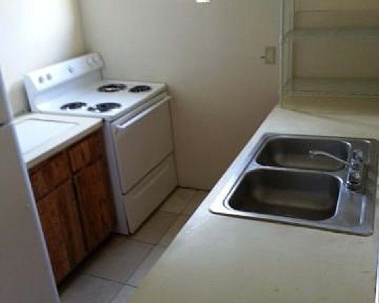 2nd image of 1221 Wallace Street