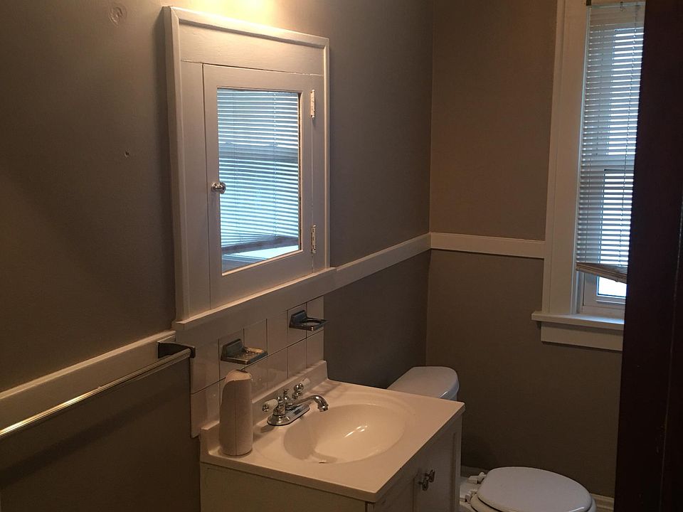 1st image of 2407 Oak Park Ave