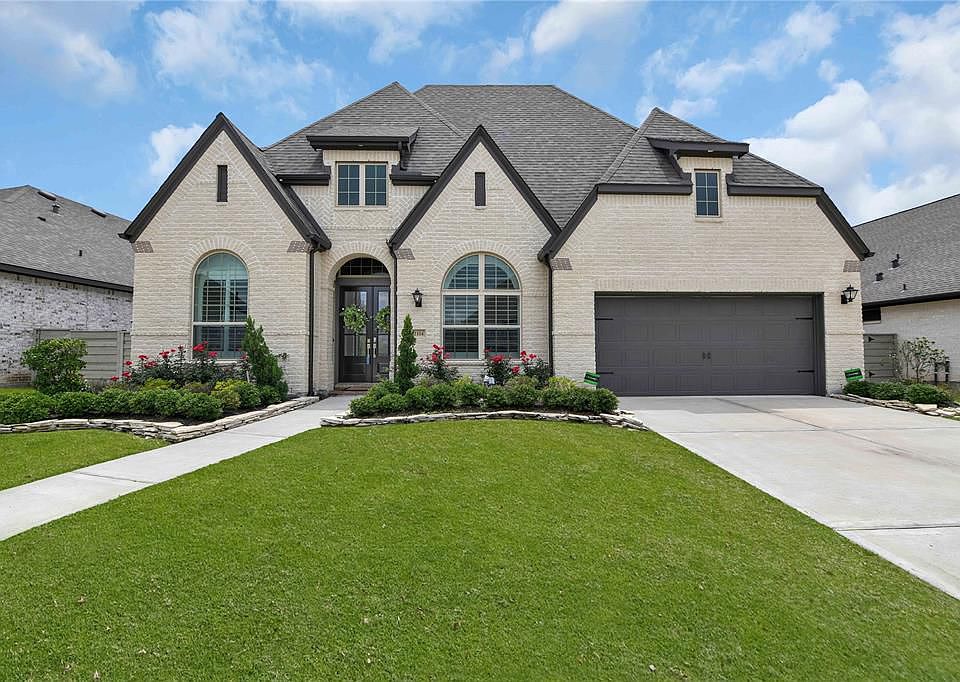 1st image of 2114 Plum Creek Dr
