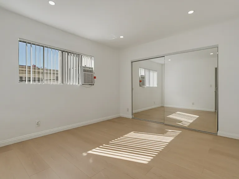 3869 Tilden Ave — Photo 32