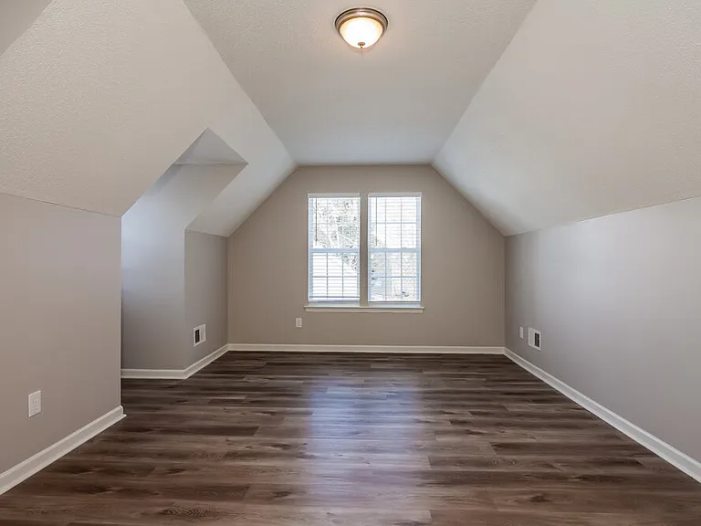 109 Silverleaf Rd — Photo 12