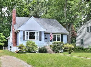 42 Woodcrest Rd, Fairfield, CT 06824