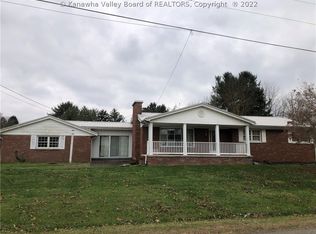 121 Layne St, Letart, WV 25253