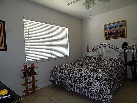 5th image of 655 Olive St