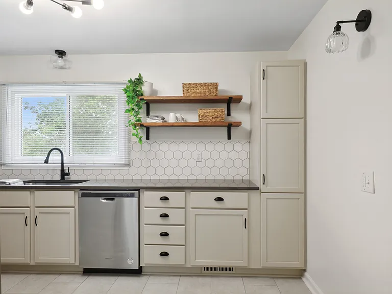 1218 Sunset Dr — Photo 21