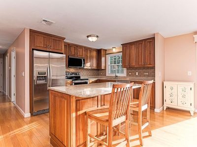 102 Moccasin Trl, Cranston, RI, 02921