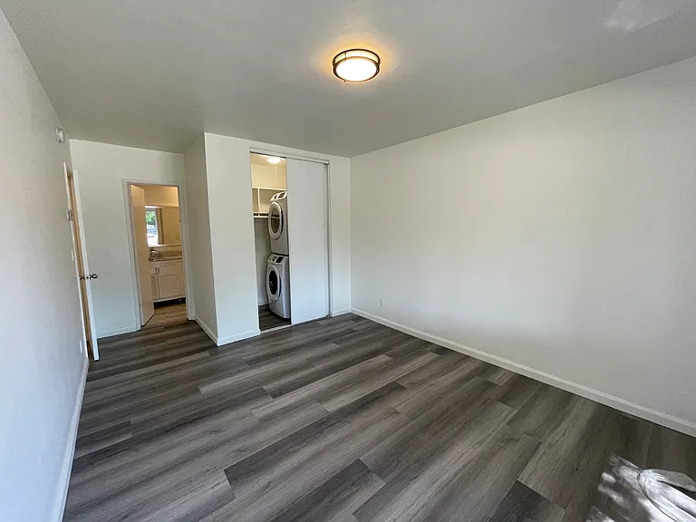 6535 Fulton Ave — Photo 21