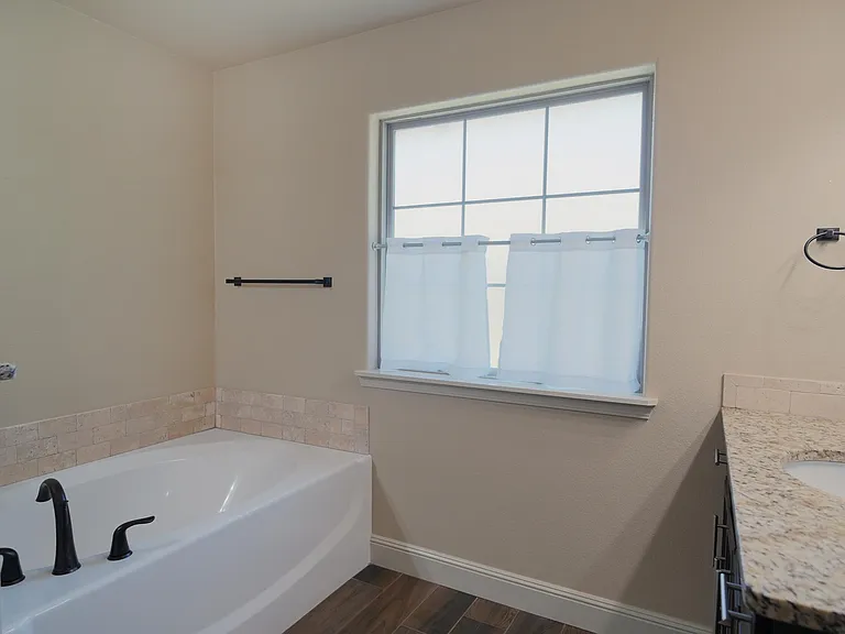 1021 Chesterfield Dr — Photo 14
