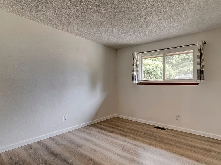2156 Fairway Ln — Photo 14